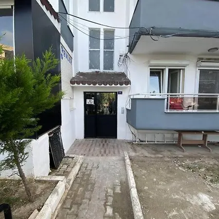 Tutunculer Caddesi Merkezi Daire Apartment