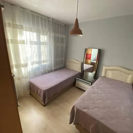 Tutunculer Caddesi Merkezi Daire קוסדסי